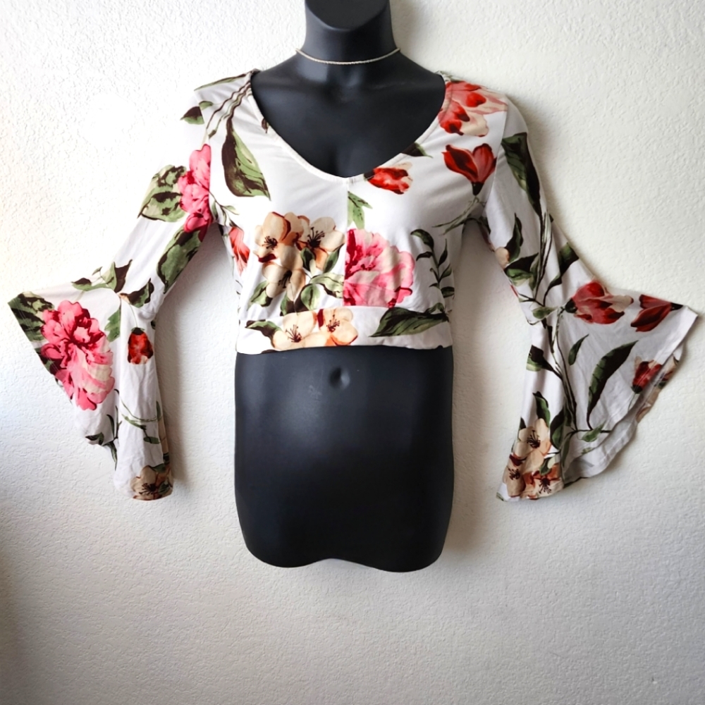 Polly Esther Off White Floral Crop Top w/  Bell Sleeves Size Large
